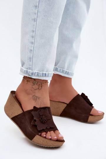 Āda sieviešu zamšādas čības ar platformu Ar greznu ar puķītēmem Zazoo 40312 CzekoladoIne 2