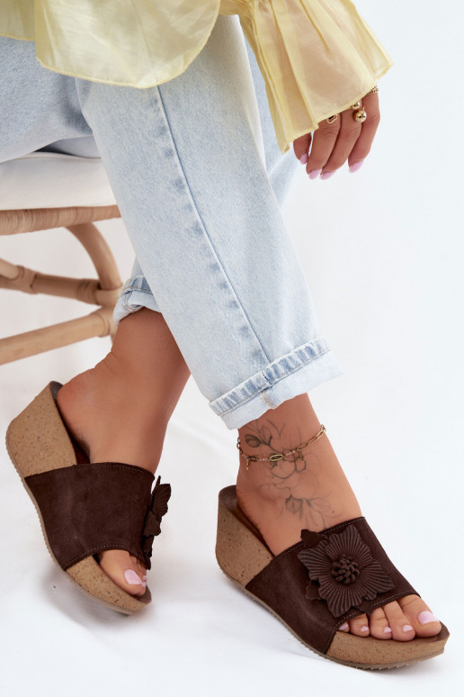 Āda sieviešu zamšādas čības ar platformu Ar greznu ar puķītēmem Zazoo 40312 CzekoladoIne