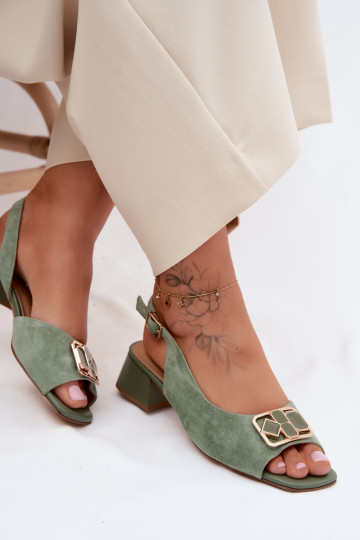 Elegantas sandales ar papēžiem no zaļas mākslīgās zamšādas