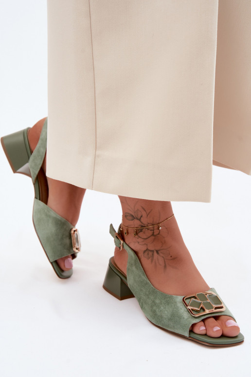 Elegantas sandales ar papēžiem no zaļas mākslīgās zamšādas