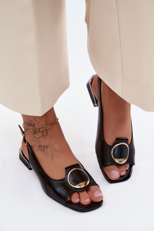 Sieviešu basenes ar platiem papēžiem ar ornamentiem melnas krāsas Glima