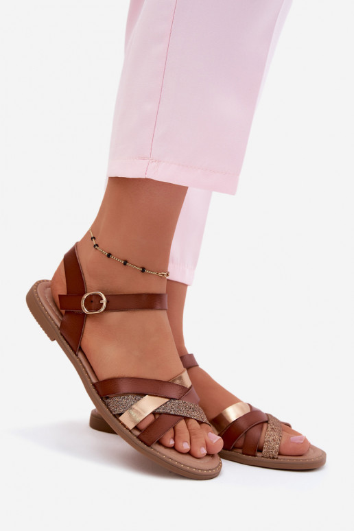 Sieviešu plakanas sandales ar spīdumu un siksnām brūnā krāsā Haden