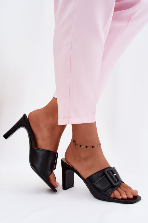 Sieviešu čības ar papēžiem, rotājumiem un sprādzēm melnā krāsā Vinceza 22-20159