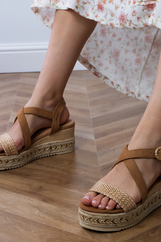 Brūnas espadrilles sandales uz platformas Sywiera