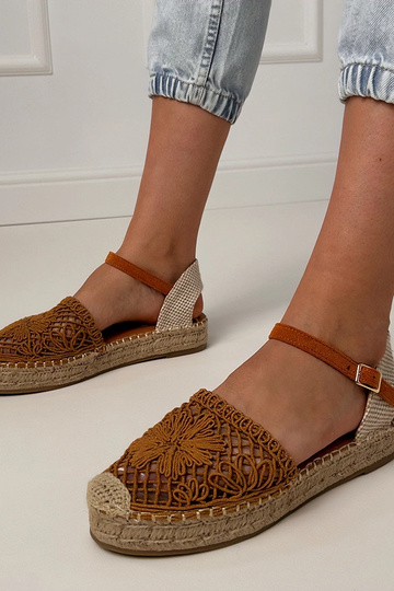 Brūnas perforētas espadrilles sandales Santos