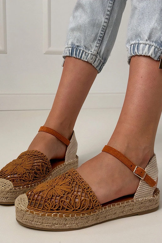 Brūnas perforētas espadrilles sandales Santos