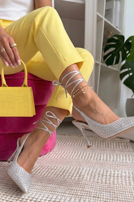 Sudraba augstpapēžu kurpes ar atvērtu purngalu, rotātas ar rhinestones Edith