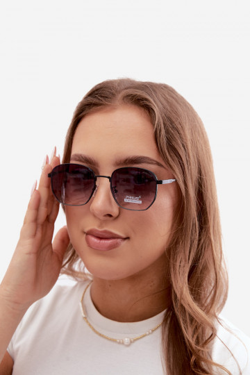 Saulesbrilles ar plānām rāmēm UV 400 melnā krāsā