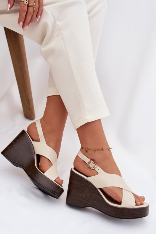 Sieviešu sandales no mākslīgās ādas smilšu krāsā Janivra
