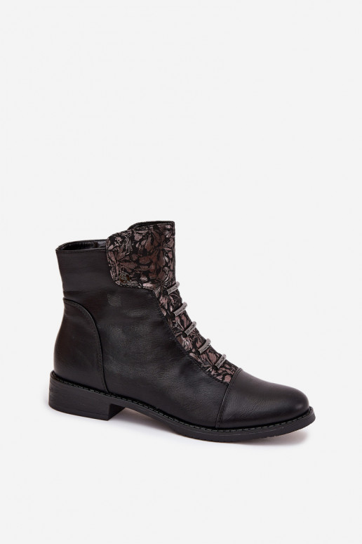 Siltināti sieviešu zābaki ar platām papēžiem un ziedu motīviem melnā krāsā Labise