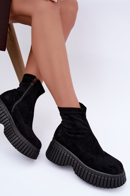 Melnas zābaki ar platformu no mākslīgās zamšas Elmorine
