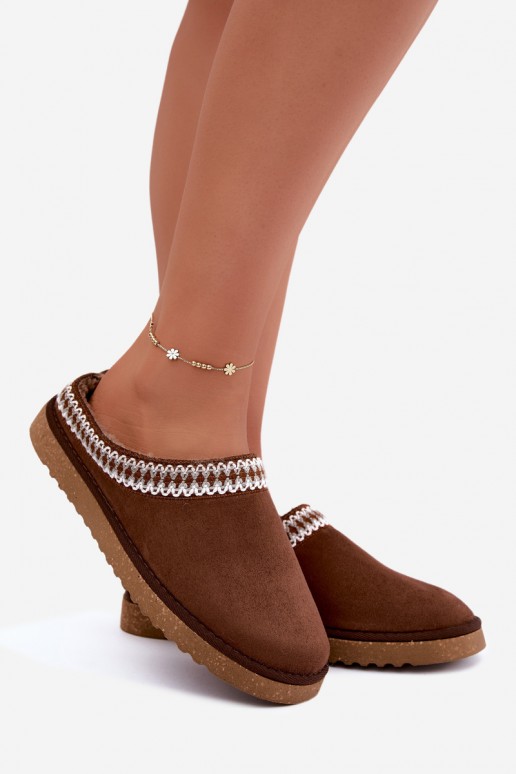 sieviešu mājas čības ar izšūtām ziediem brūnā krāsā Inblu