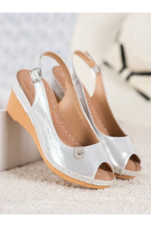 Mirdzošas ar platformus basenes Mirdzošas ar platformus basenes