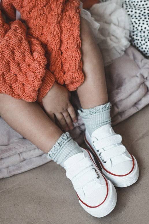 Bērnu brīvā laika apavi ar lipīgām... Bērnu brīvā laika apavi ar lipīgām...