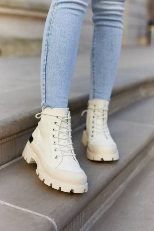 Sieviešu puszābaki Ziloņkaula krāsas... Sieviešu puszābaki Ziloņkaula krāsas...