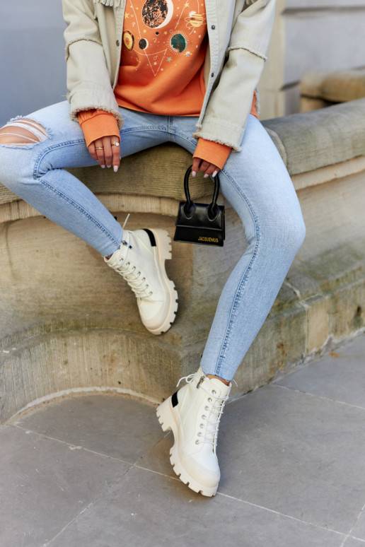 Sieviešu puszābaki Ziloņkaula krāsas... Sieviešu puszābaki Ziloņkaula krāsas...