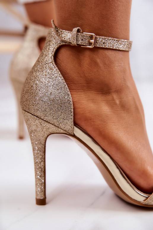 Sieviešu basenes ar papēdi spīdīgi... Sieviešu basenes ar papēdi spīdīgi...