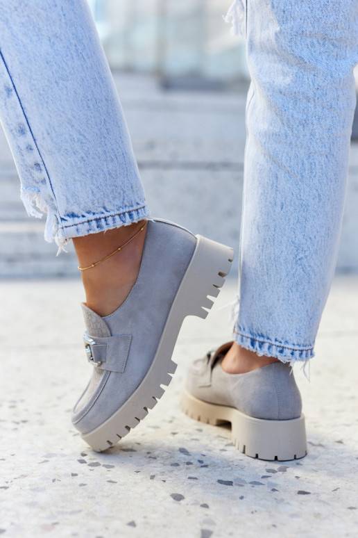 Stilīgas zamšādas apavi pelēkas...