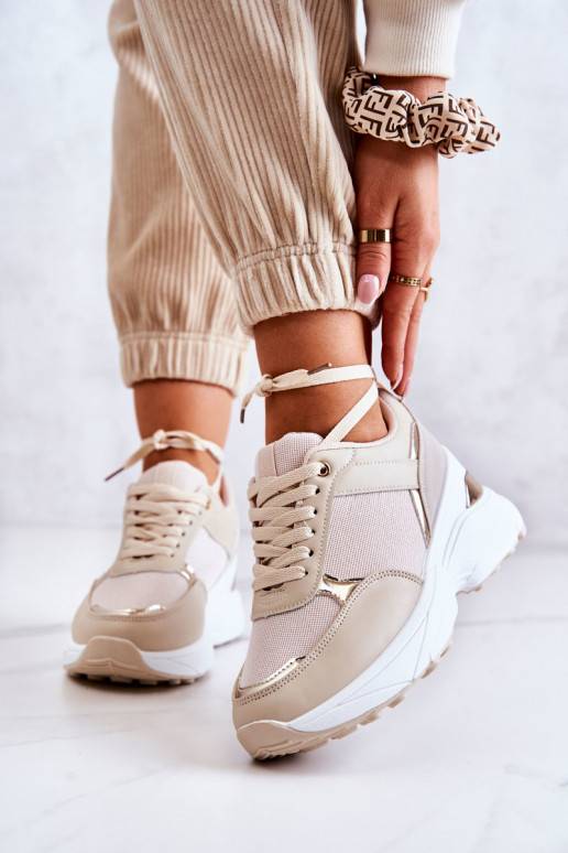 Mirdzoši sporta apavi ar platformu... Mirdzoši sporta apavi ar platformu...