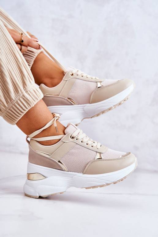 Mirdzoši sporta apavi ar platformu... Mirdzoši sporta apavi ar platformu...