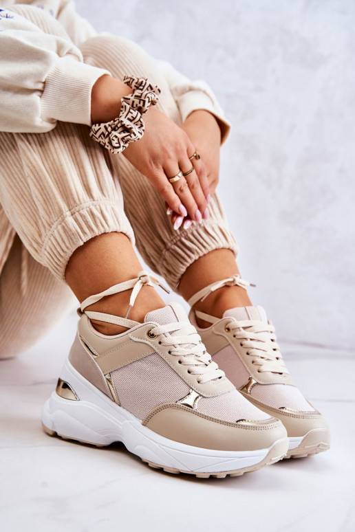 Mirdzoši sporta apavi ar platformu... Mirdzoši sporta apavi ar platformu...