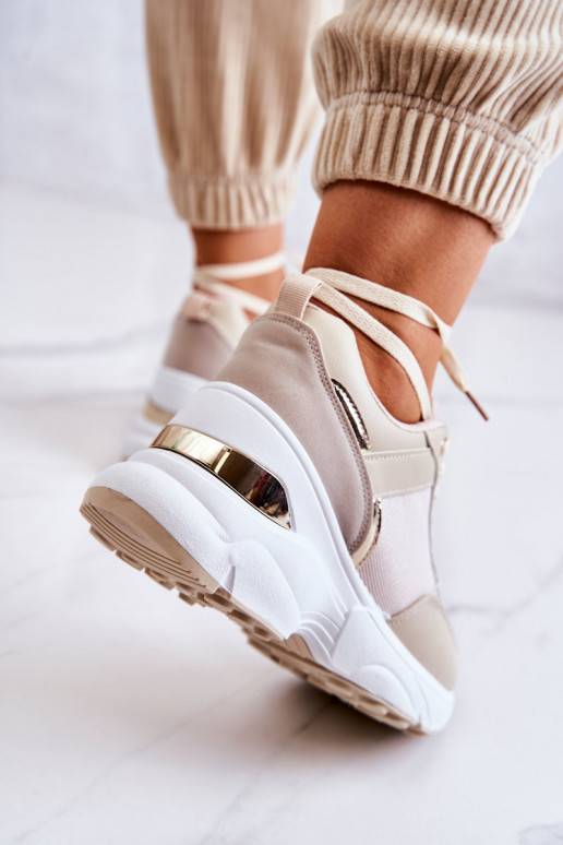 Mirdzoši sporta apavi ar platformu... Mirdzoši sporta apavi ar platformu...