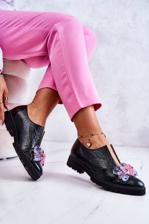 Eleganta stila apavi ar ornamentiem... Eleganta stila apavi ar ornamentiem...