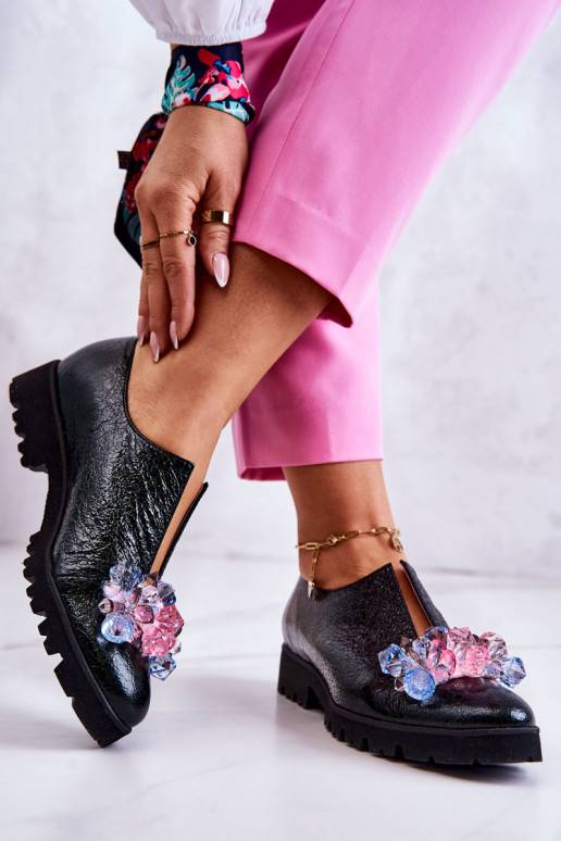 Eleganta stila apavi ar ornamentiem... Eleganta stila apavi ar ornamentiem...