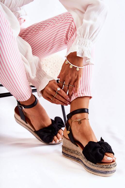 Zamšādas platformas basenes melnas... Zamšādas platformas basenes melnas...