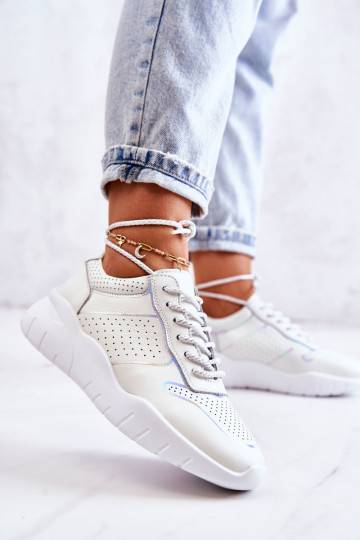 Sneakers modeļa apavi...