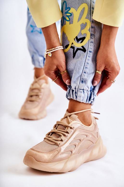 Stilīgas sporta apavi Sneakers modeļa... Stilīgas sporta apavi Sneakers modeļa...