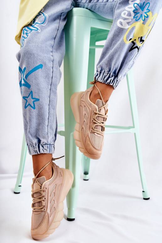 Stilīgas sporta apavi Sneakers modeļa... Stilīgas sporta apavi Sneakers modeļa...