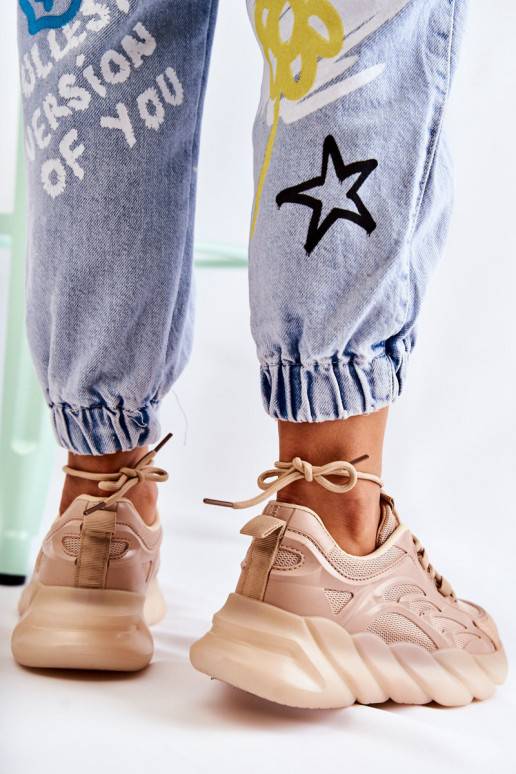 Stilīgas sporta apavi Sneakers modeļa... Stilīgas sporta apavi Sneakers modeļa...