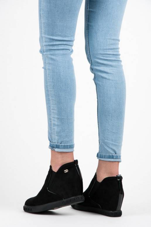 Zamšādas melnas uzvelkamas kurpes ar... Zamšādas melnas uzvelkamas kurpes ar...