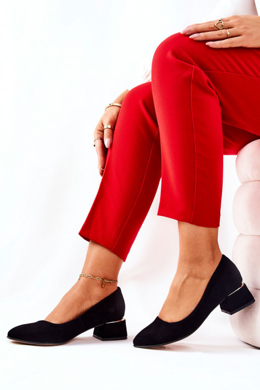 Kurpes melnas krāsas Kurpes melnas krāsas