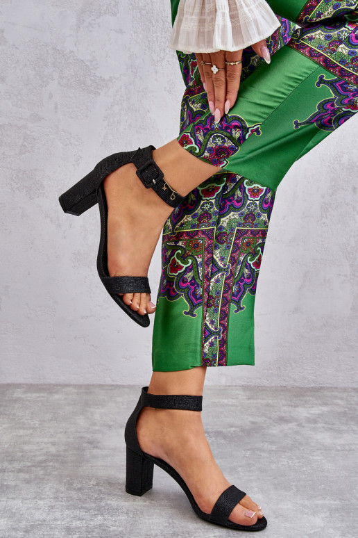 Ar papēdi melnas krāsas Maxim Ar papēdi melnas krāsas Maxim