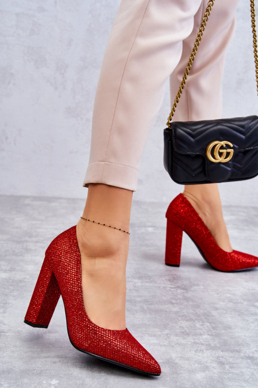 Spīdīgs Kurpes ar papēdi sarkanas... Spīdīgs Kurpes ar papēdi sarkanas...