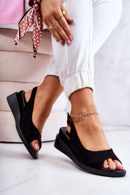 Zamšādas basenes ar sprādzītēm melnas...