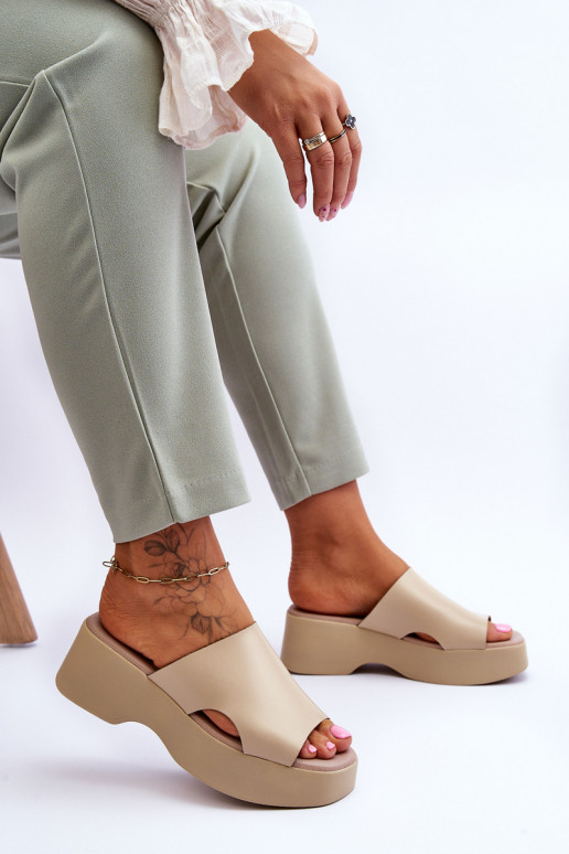 Čības ar platformu smilšu krāsas Lucami Čības ar platformu smilšu krāsas Lucami