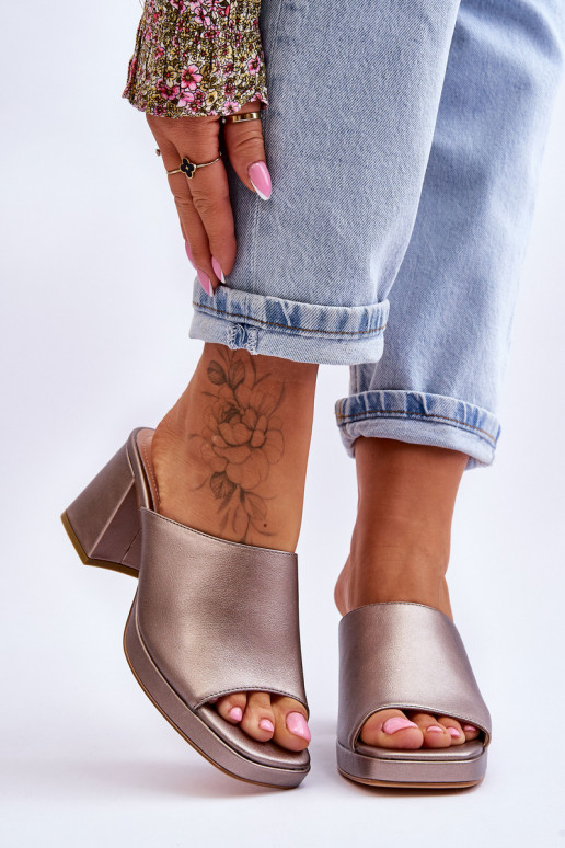 Stilīgasrnas čības ar papēdi Sergio... Stilīgasrnas čības ar papēdi Sergio...