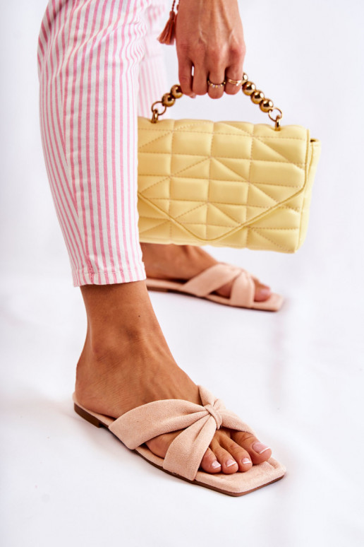 velūra Čības Gaiši sārtas krāsas... velūra Čības Gaiši sārtas krāsas...