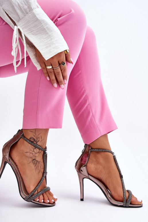 Eleganta stila sandales ar papēdi ar... Eleganta stila sandales ar papēdi ar...