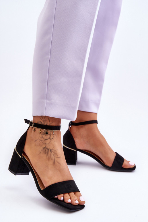 Kurpes ar stabilu zemu papēdi melnas... Kurpes ar stabilu zemu papēdi melnas...