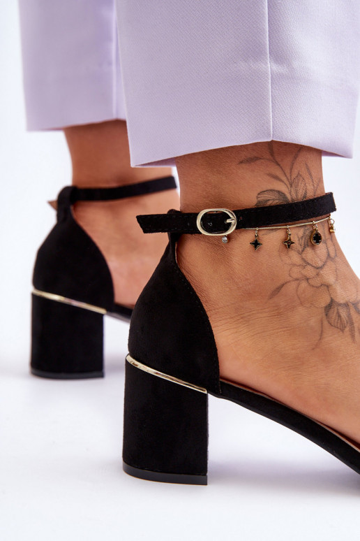 Kurpes ar stabilu zemu papēdi melnas... Kurpes ar stabilu zemu papēdi melnas...