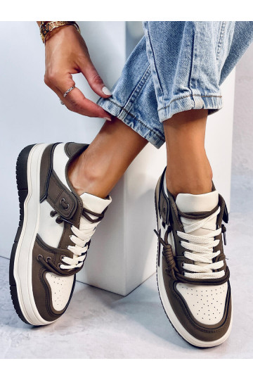 Sneakers modeļa apavi...