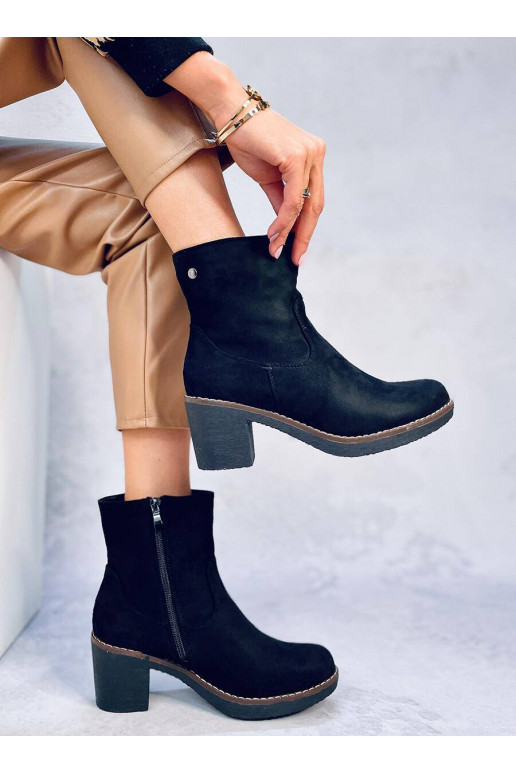 Kurpes ar gumijas papēdi LINZI BLACK Kurpes ar gumijas papēdi LINZI BLACK