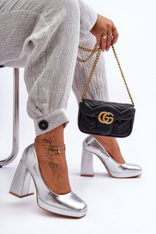 Kurpes  Sudraba krāsas Rosalia Kurpes  Sudraba krāsas Rosalia