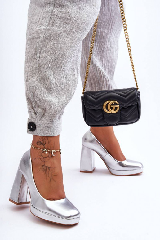 Kurpes  Sudraba krāsas Rosalia Kurpes  Sudraba krāsas Rosalia