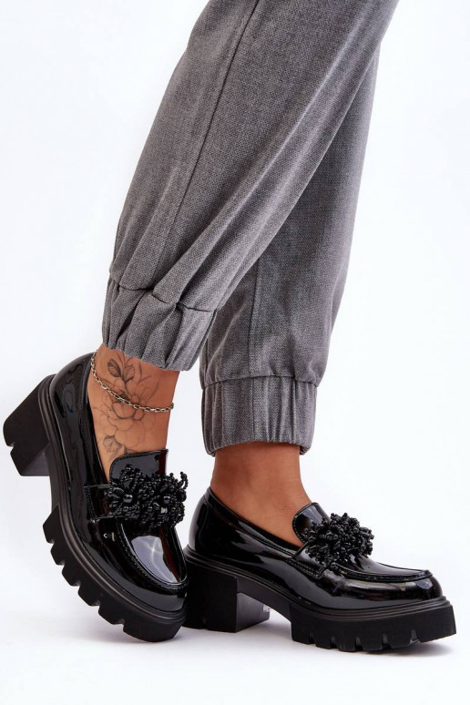 Sieviešu apavi ar ornamentiem melnas... Sieviešu apavi ar ornamentiem melnas...