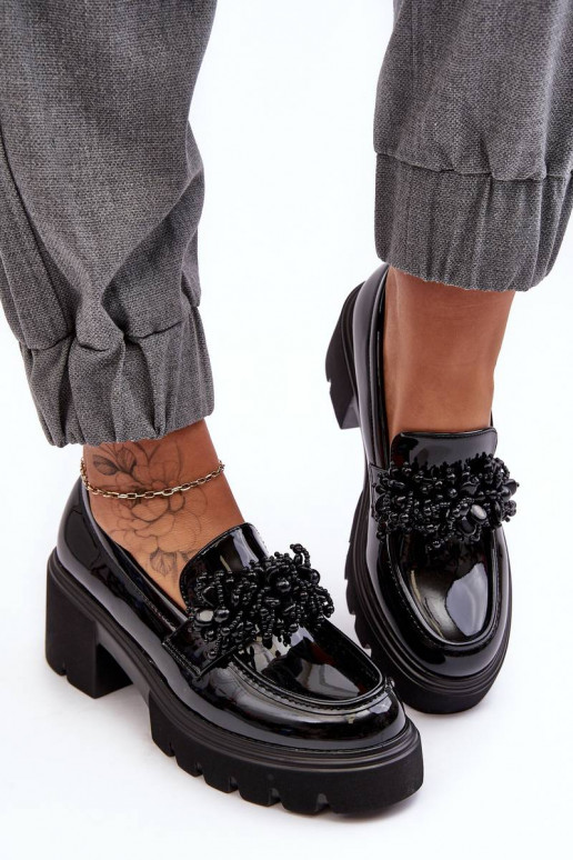 Sieviešu apavi ar ornamentiem melnas... Sieviešu apavi ar ornamentiem melnas...